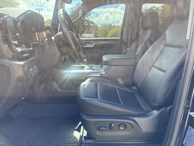 Used 2025 Chevrolet Silverado 2500 LTZ w/ LTZ Plus Package AWD/4WD image 15