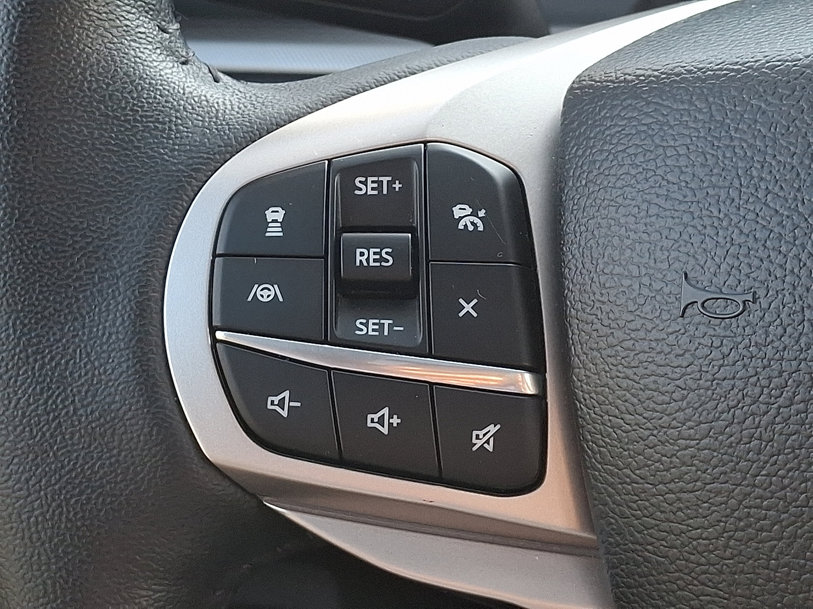 Certified 2024 Ford Explorer XLT w/ Equipment Group 202A AWD/4WD image 22