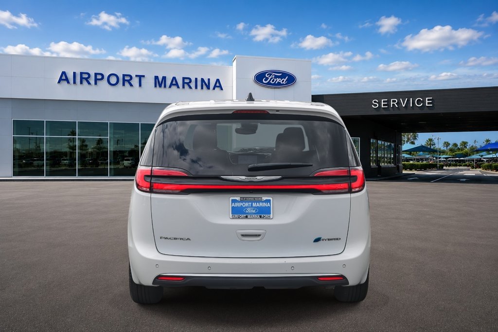 Used 2023 Chrysler Pacifica Touring-L FWD image 7