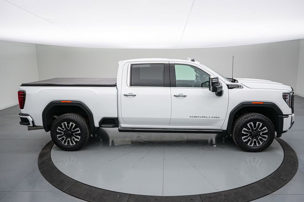 Used 2025 GMC Sierra 2500 Denali Ultimate AWD/4WD image 4
