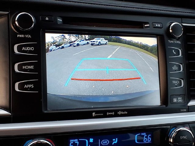 Used 2019 Toyota Highlander XLE w/ Carpet Mat Package (TMS) AWD/4WD image 23