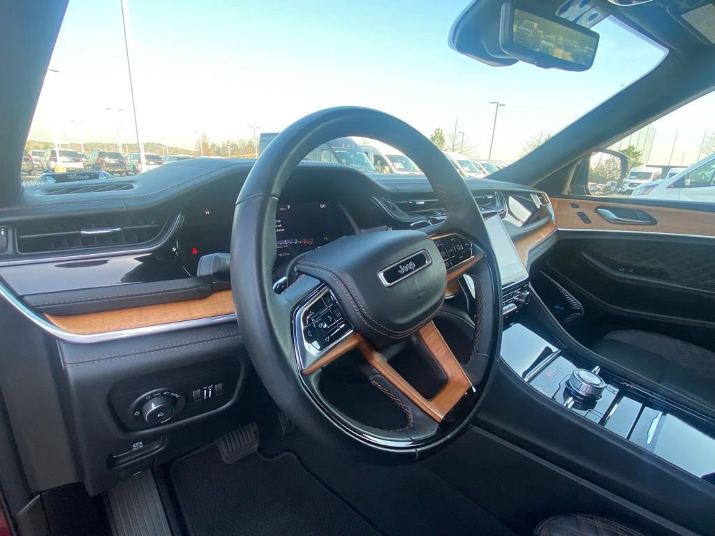 Used 2023 Jeep Grand Cherokee L Summit image 9