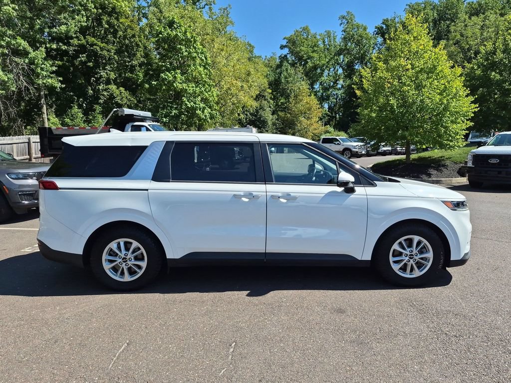 Used 2024 Kia Carnival LX FWD image 13