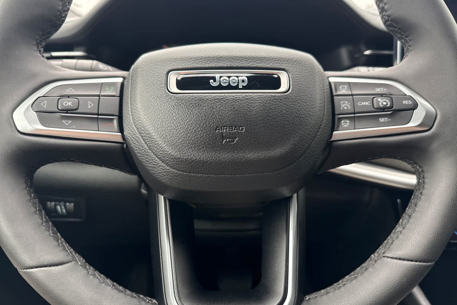 Used 2025 Jeep Compass Limited AWD/4WD image 23