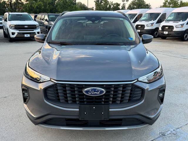 Certified 2024 Ford Escape SE w/ Class II Trailer Tow Package FWD image 2