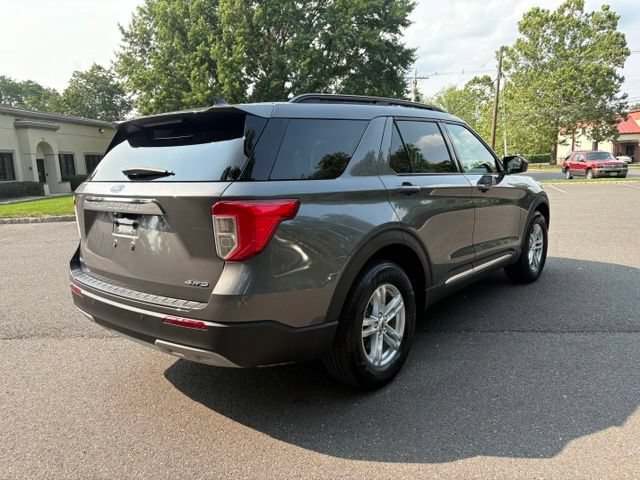 Certified 2022 Ford Explorer XLT w/ Equipment Group 202A AWD/4WD image 7
