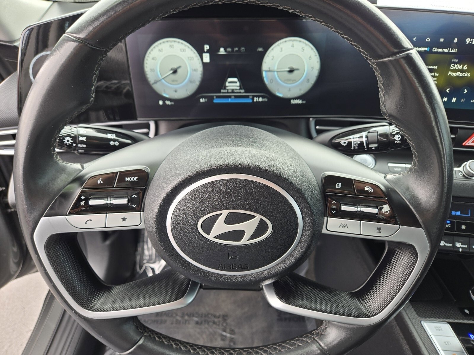 Used 2024 Hyundai Elantra Limited image 19