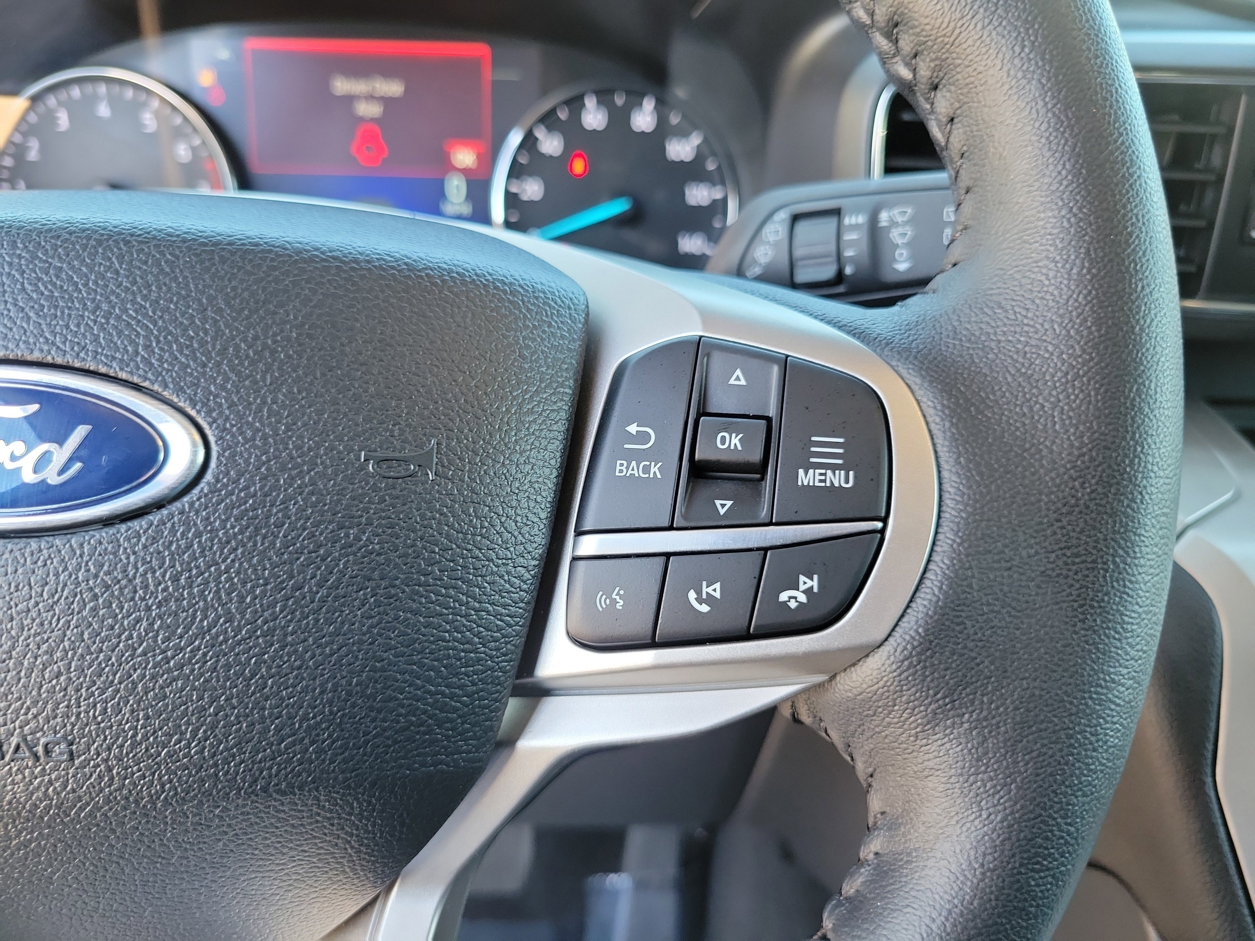 Certified 2024 Ford Explorer XLT w/ Equipment Group 202A RWD image 23