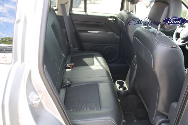 Used 2017 Jeep Compass Latitude FWD image 12