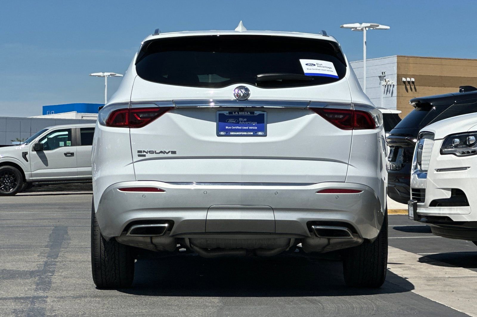 Used 2023 Buick Enclave Essence w/ Experience Buick Package image 4