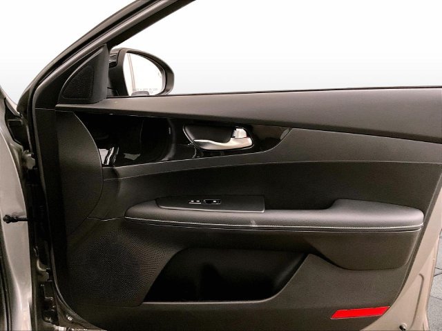 Used 2023 Kia Forte GT-Line w/ GT-Line Technology Package FWD image 23