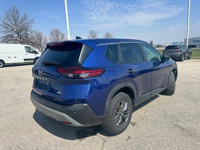 Used 2023 Nissan Rogue S AWD/4WD image 9