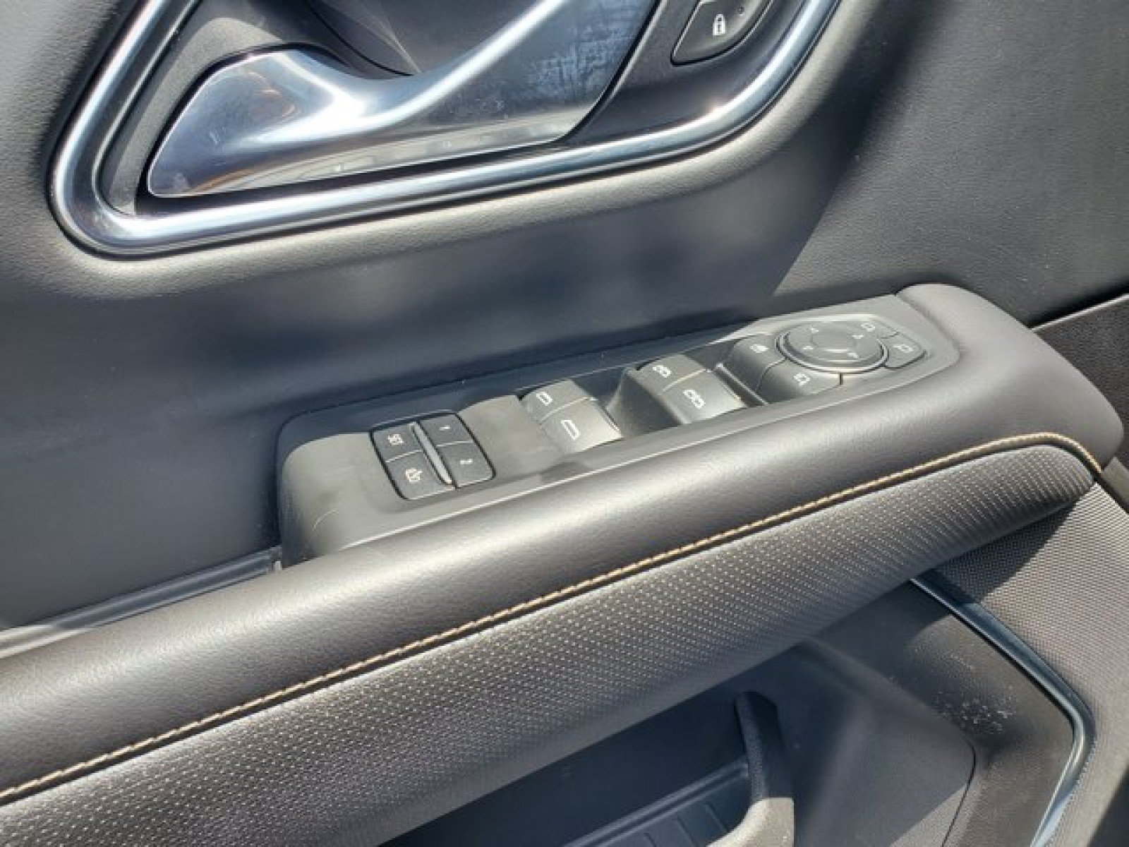 Used 2021 Chevrolet Tahoe Premier RWD image 14