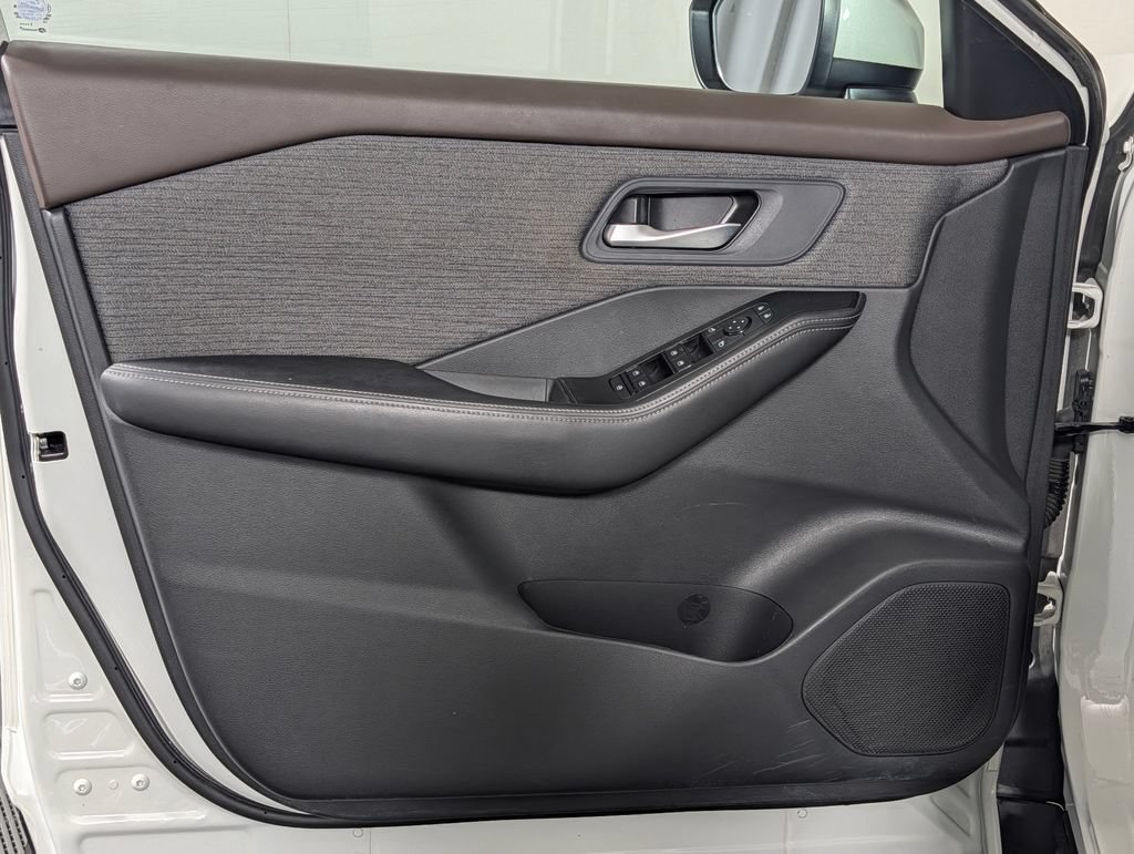 Used 2023 Nissan Rogue SV FWD image 20