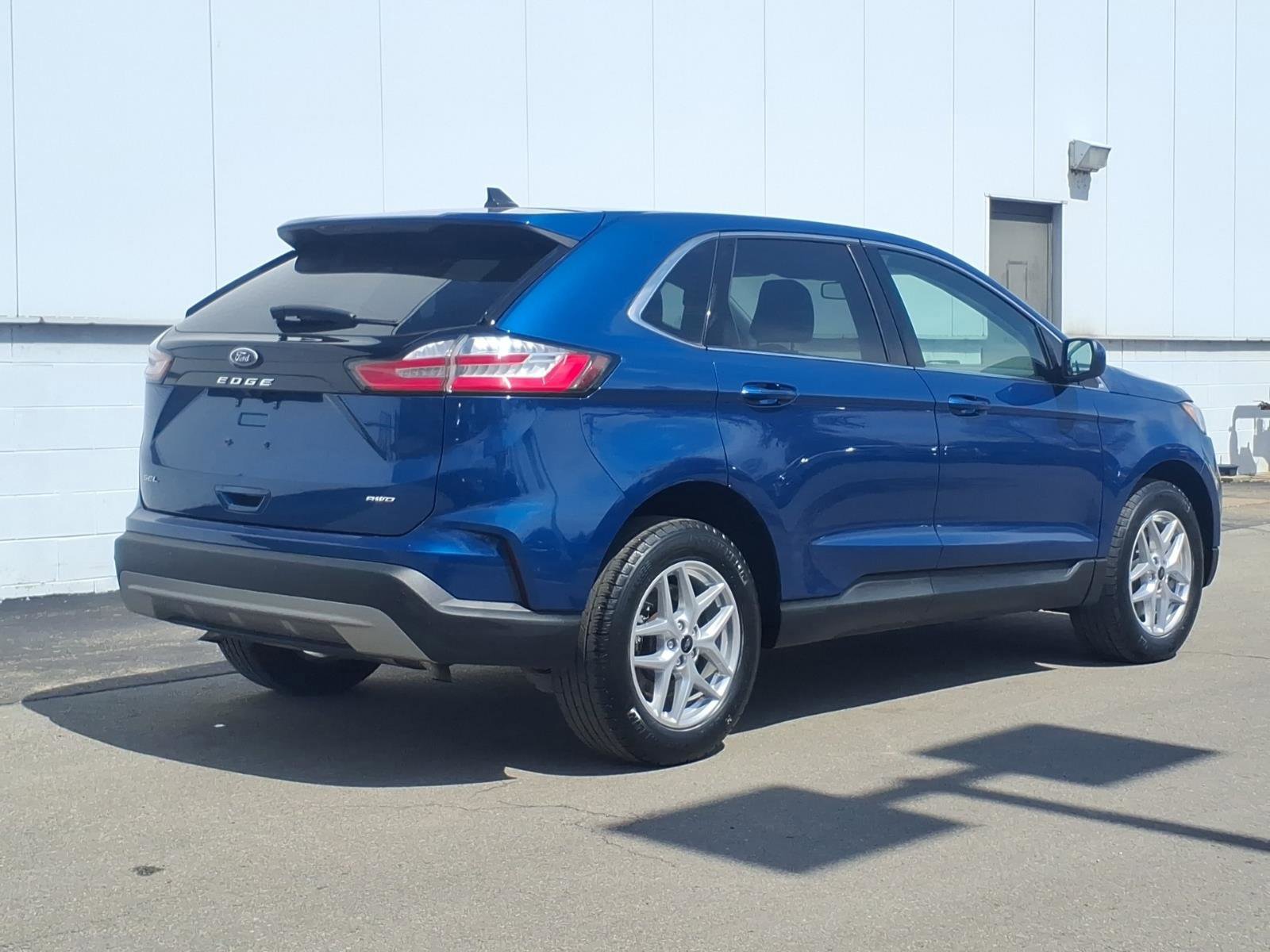 Certified 2023 Ford Edge SEL w/ Convenience Package AWD/4WD image 4