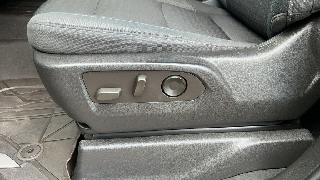 Used 2022 Chevrolet Silverado 1500 Custom RWD image 19