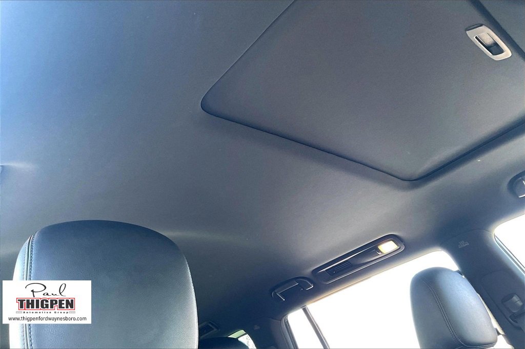 Used 2023 Nissan Armada SL w/ Midnight Edition Package image 21