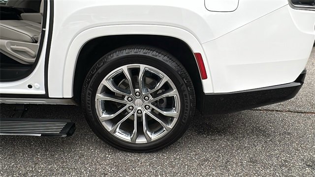 Used 2023 Jeep Grand Wagoneer L Series II w/ Premium Group II image 19