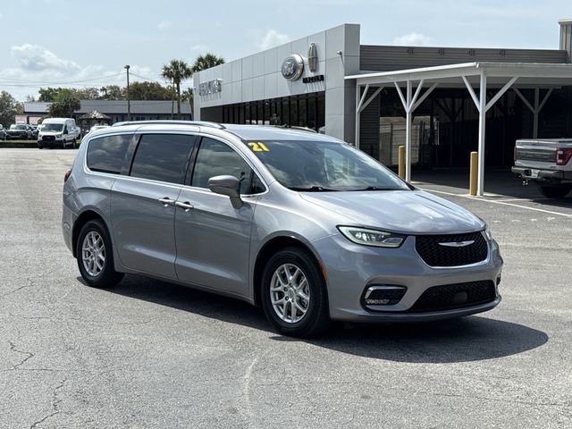 Used 2021 Chrysler Pacifica Touring-L w/ Premium & Safety Sphere Group image 6