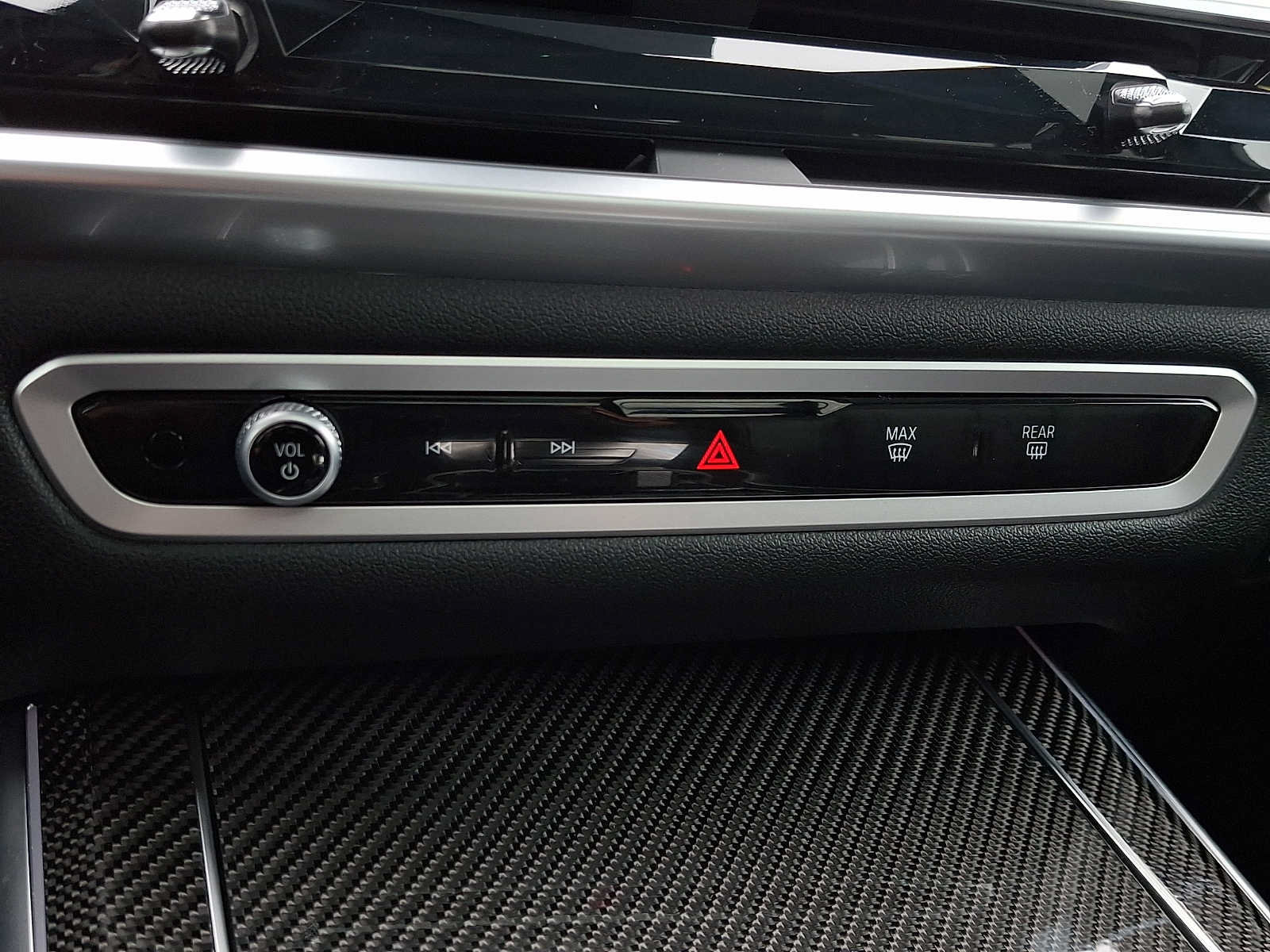 Used 2025 BMW X7 M60i AWD/4WD image 19