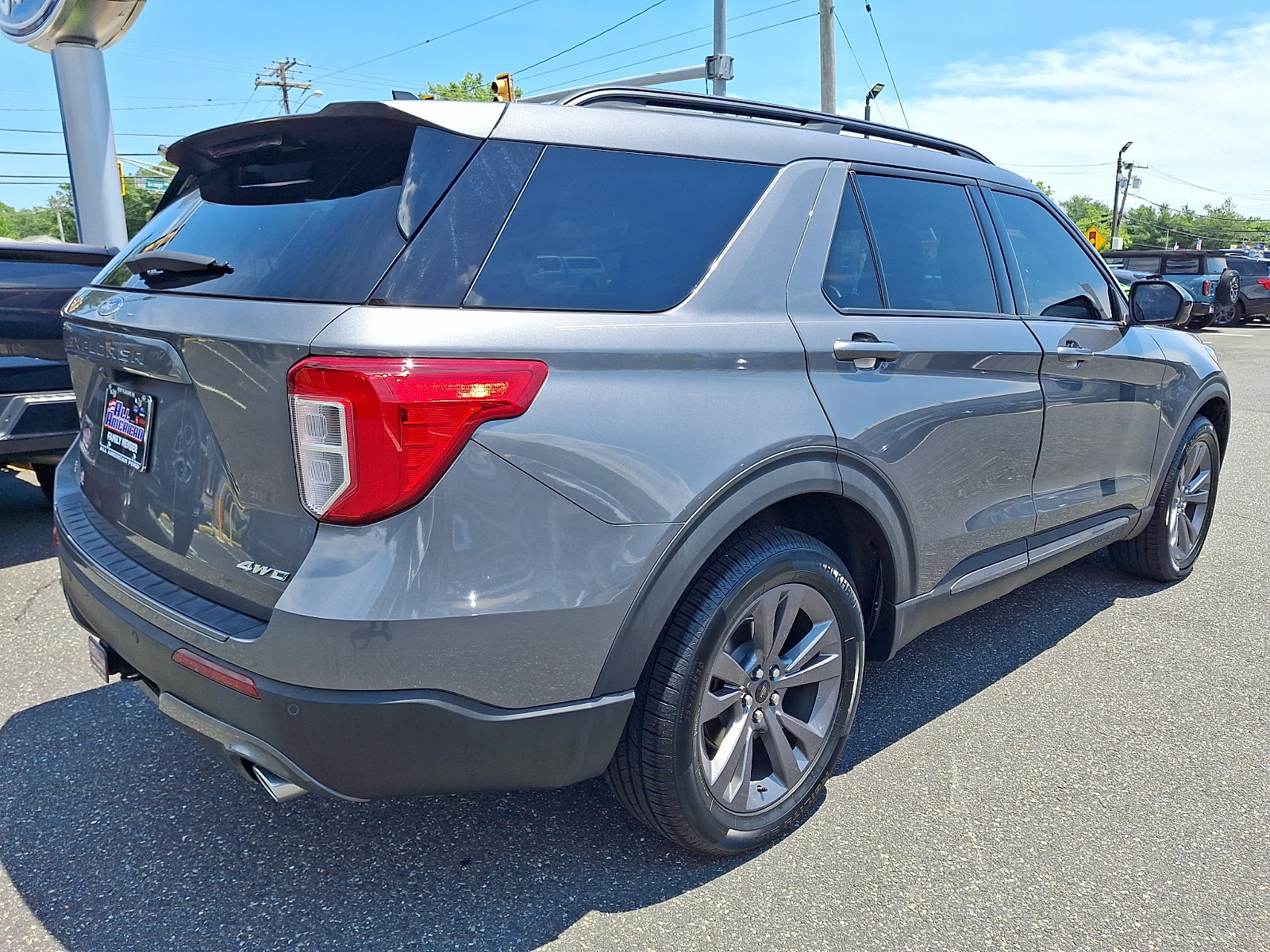 Certified 2023 Ford Explorer XLT w/ Equipment Group 202A AWD/4WD image 11