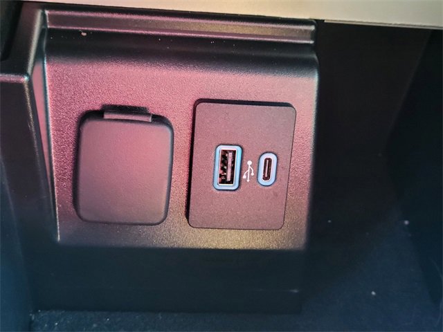 Certified 2023 Ford Explorer XLT image 29