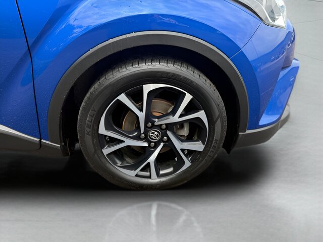 Used 2019 Toyota C-HR XLE FWD image 26
