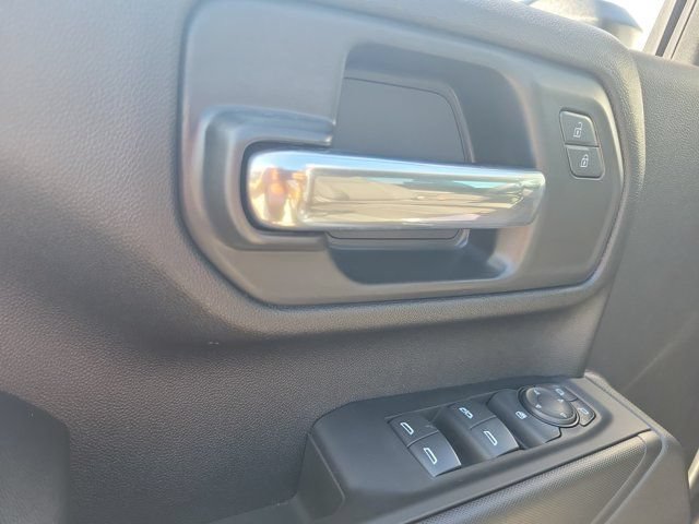 Used 2025 Chevrolet Silverado 2500 Custom w/ Custom Blackout Package AWD/4WD image 24
