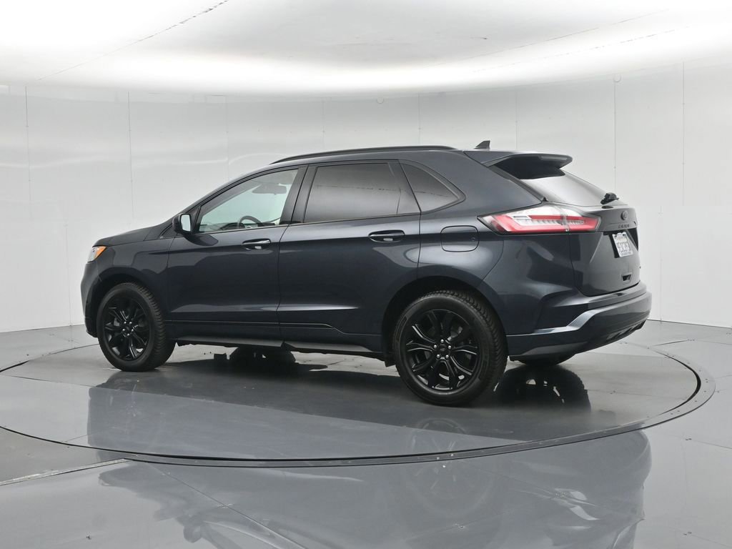 Certified 2022 Ford Edge SE w/ Black Appearance Package image 16