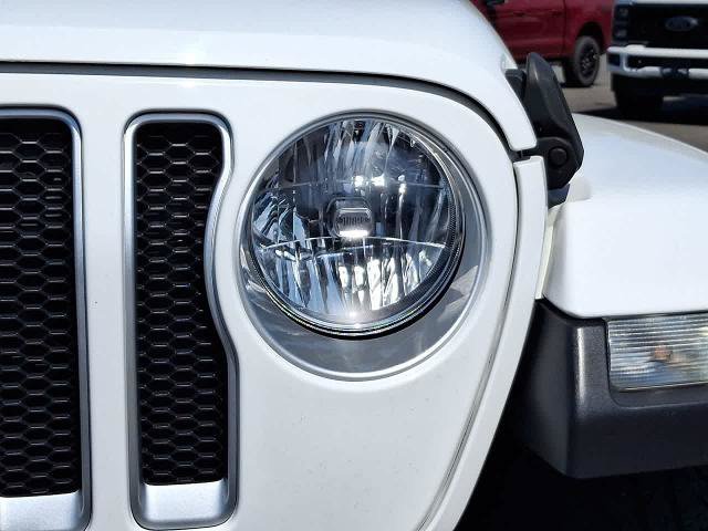 Used 2018 Jeep Wrangler Unlimited Sahara w/ Cold Weather Group AWD/4WD image 30