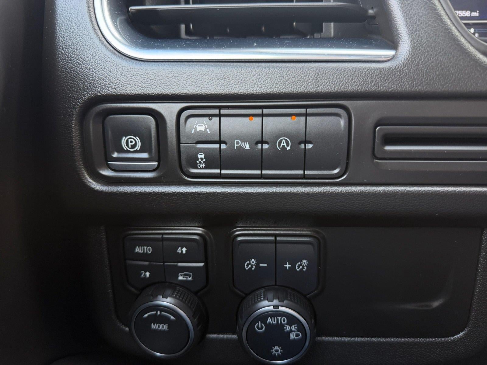 Used 2024 Chevrolet Tahoe LT AWD/4WD image 19