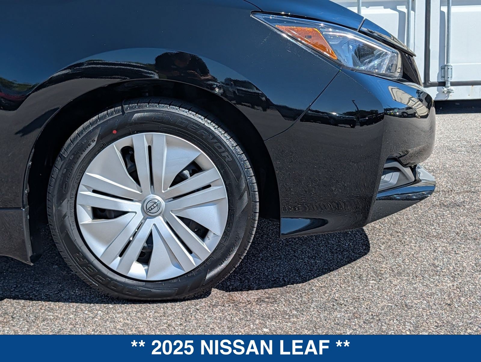 Used 2025 Nissan Leaf S FWD image 12