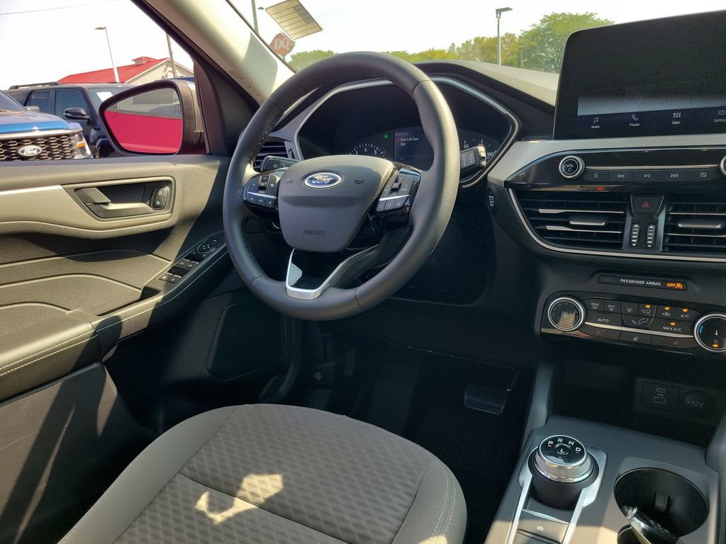 Certified 2022 Ford Escape SE w/ Cold Weather Package AWD/4WD image 13