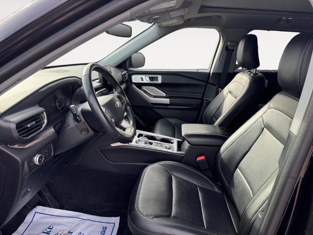 Certified 2022 Ford Explorer Limited w/ Limited Technology Package AWD/4WD image 11