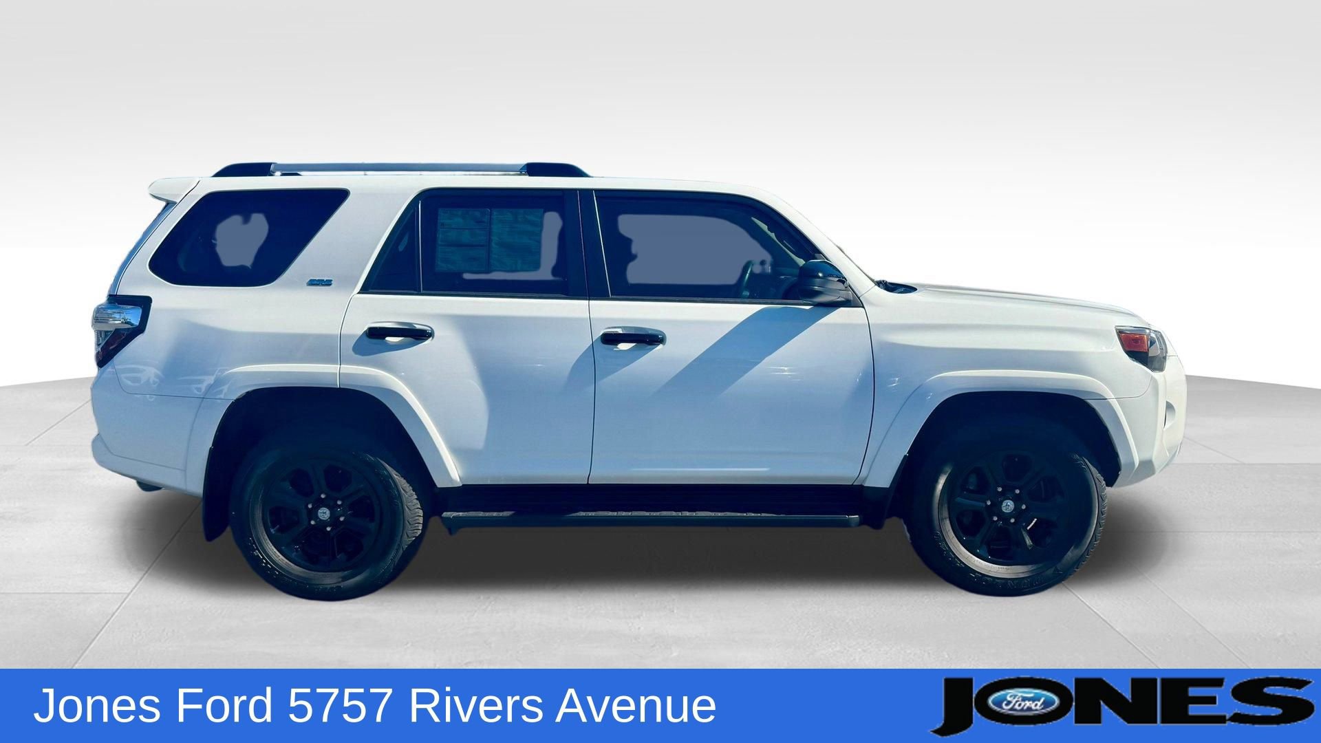 Used 2024 Toyota 4Runner SR5 image 3