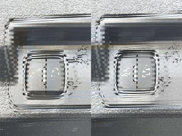 Certified 2022 Ford Explorer XLT w/ Equipment Group 202A image 17