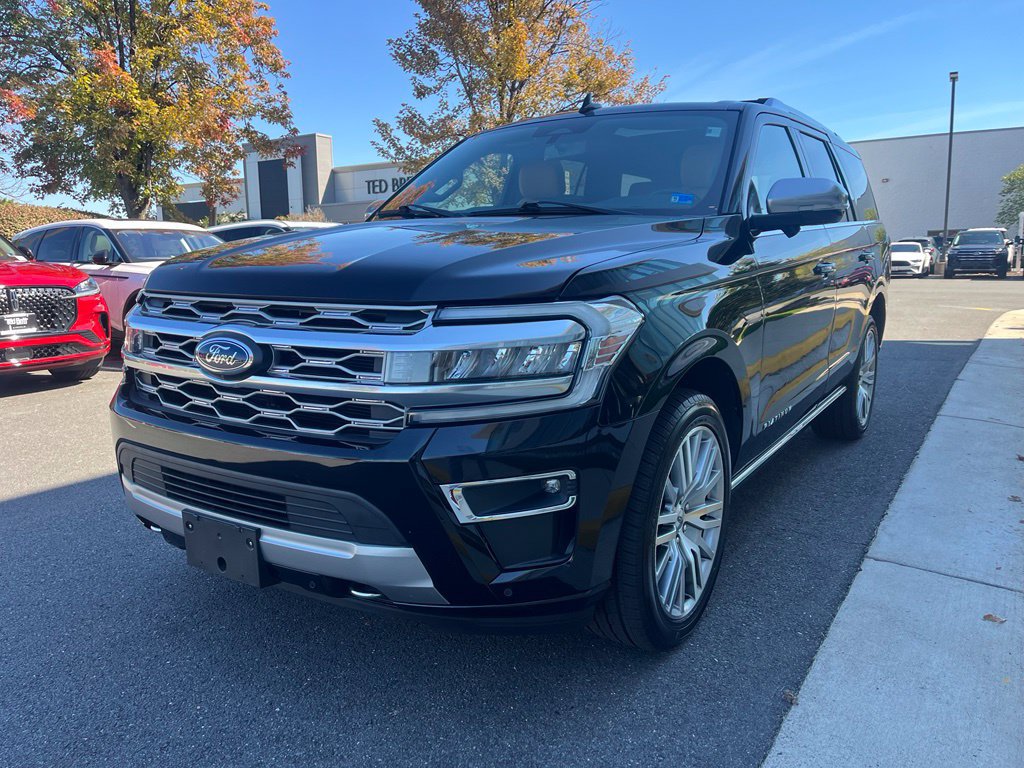 Certified 2023 Ford Expedition Platinum AWD/4WD image 3
