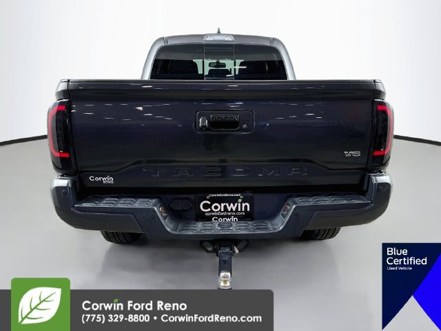 Used 2017 Toyota Tacoma TRD Sport AWD/4WD image 9