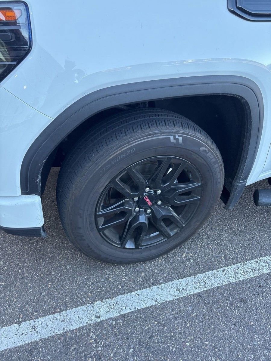 Used 2022 GMC Sierra 1500 Elevation image 2