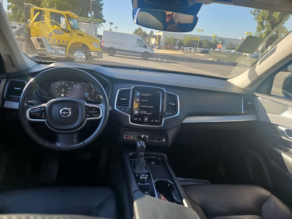 Used 2022 Volvo XC90 T5 Momentum AWD/4WD image 11