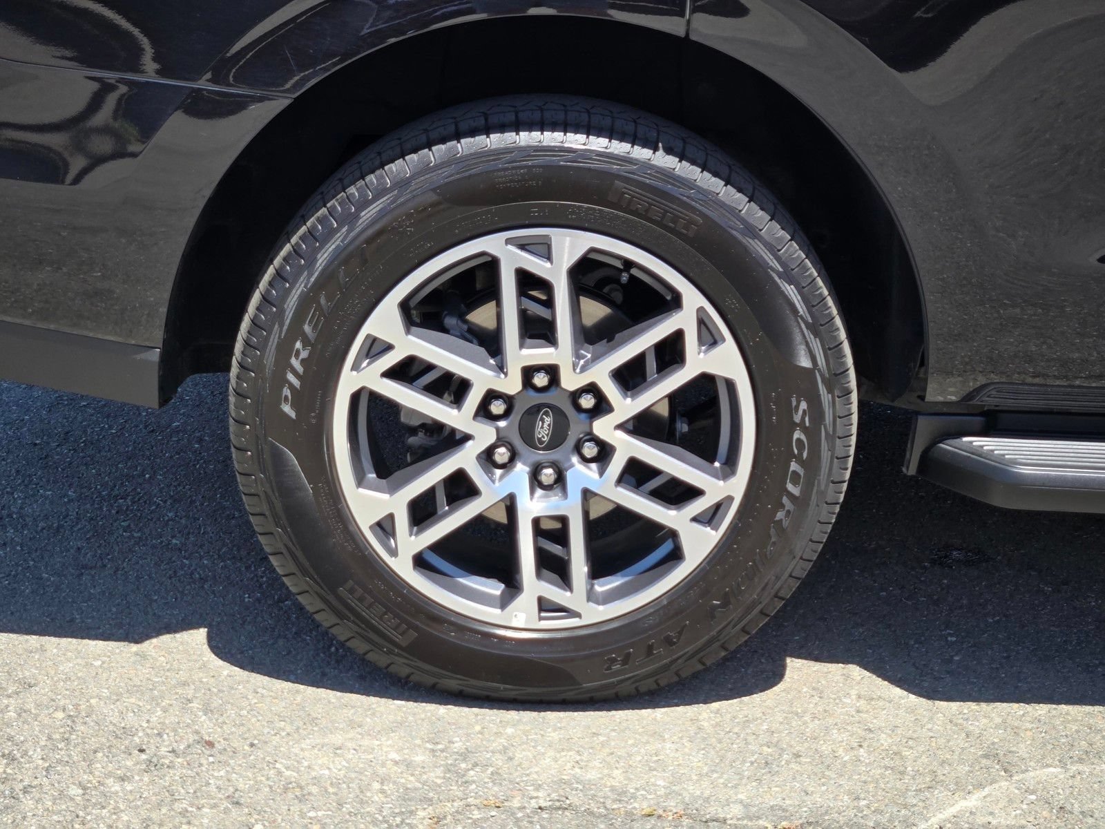 Certified 2025 Ford Expedition Active AWD/4WD image 10