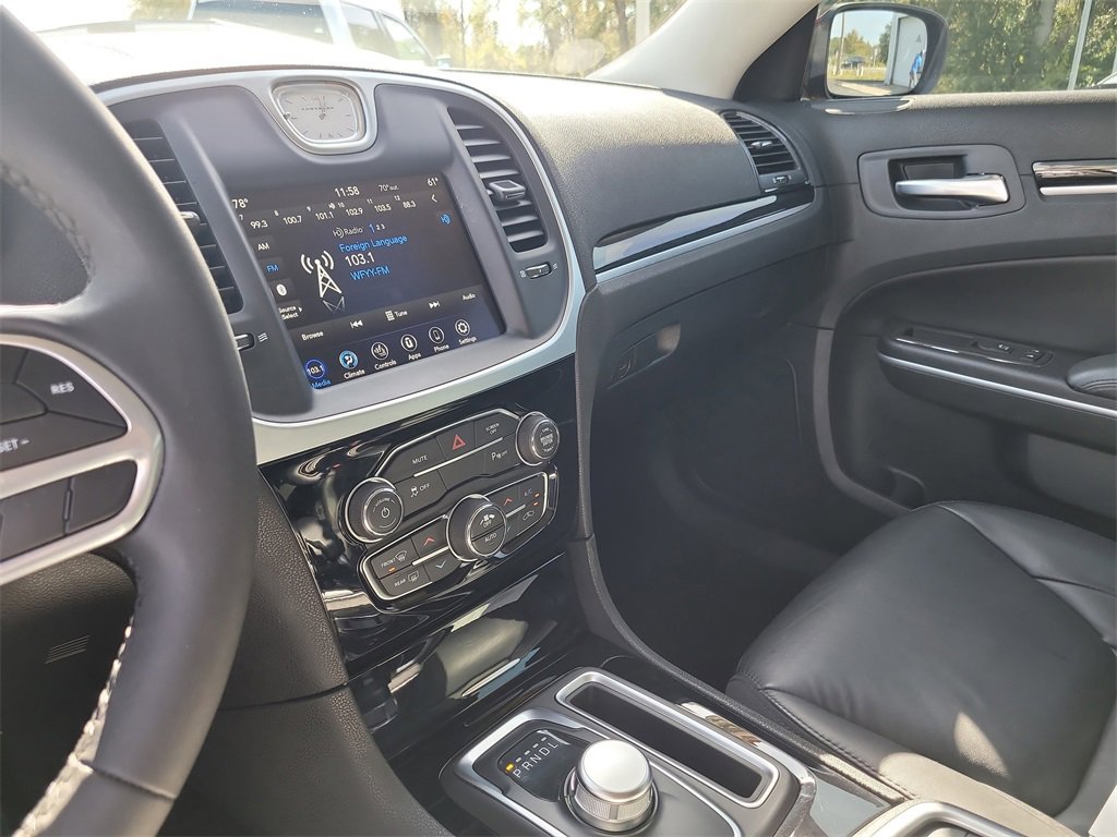 Used 2023 Chrysler 300 Touring L image 19