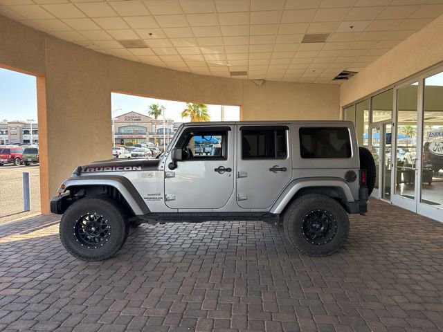 Used 2017 Jeep Wrangler Unlimited Rubicon AWD/4WD image 2