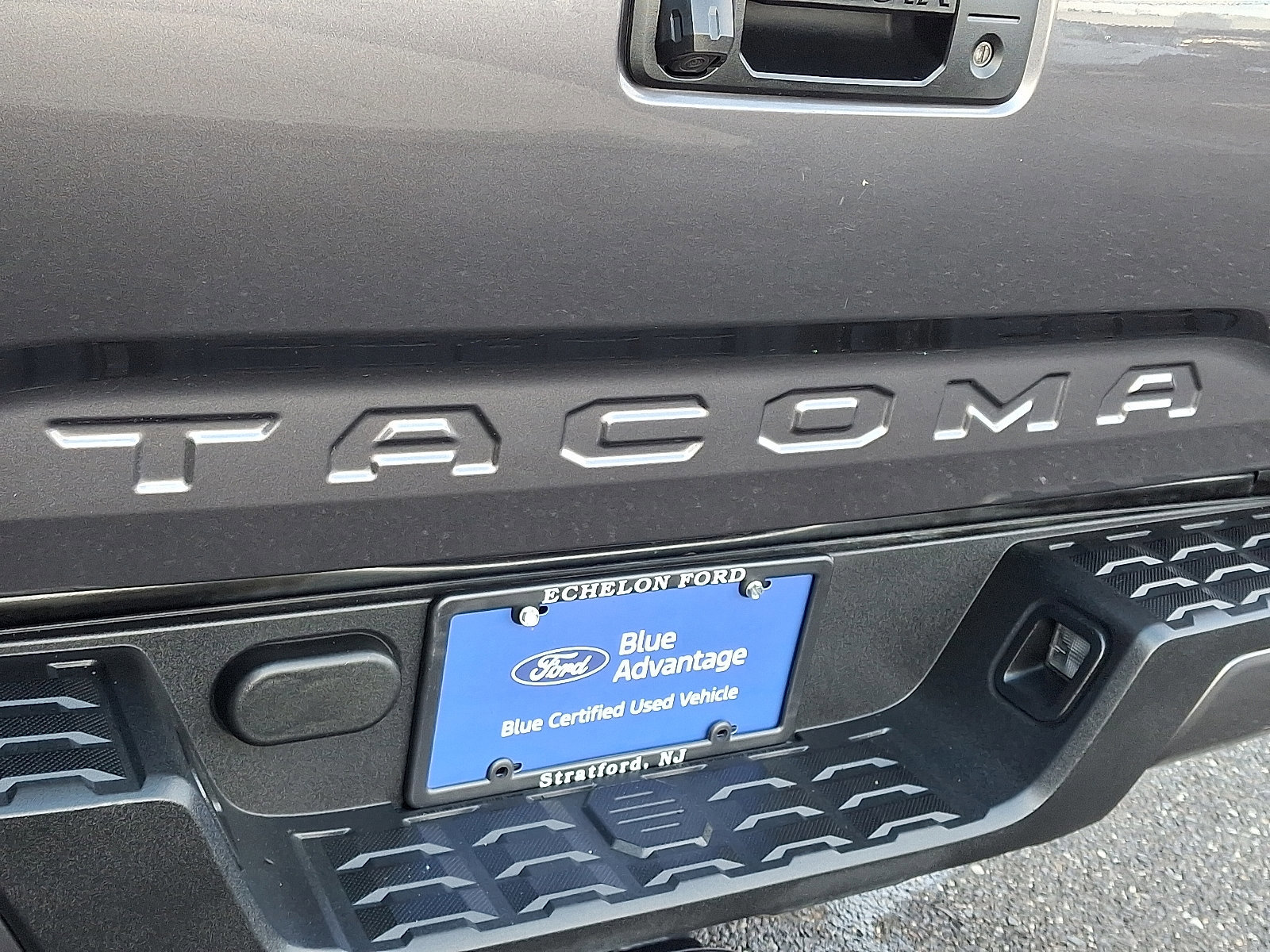 Used 2019 Toyota Tacoma SR image 30