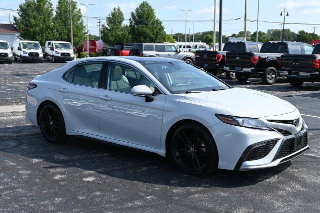 Used 2022 Toyota Camry XSE FWD image 7