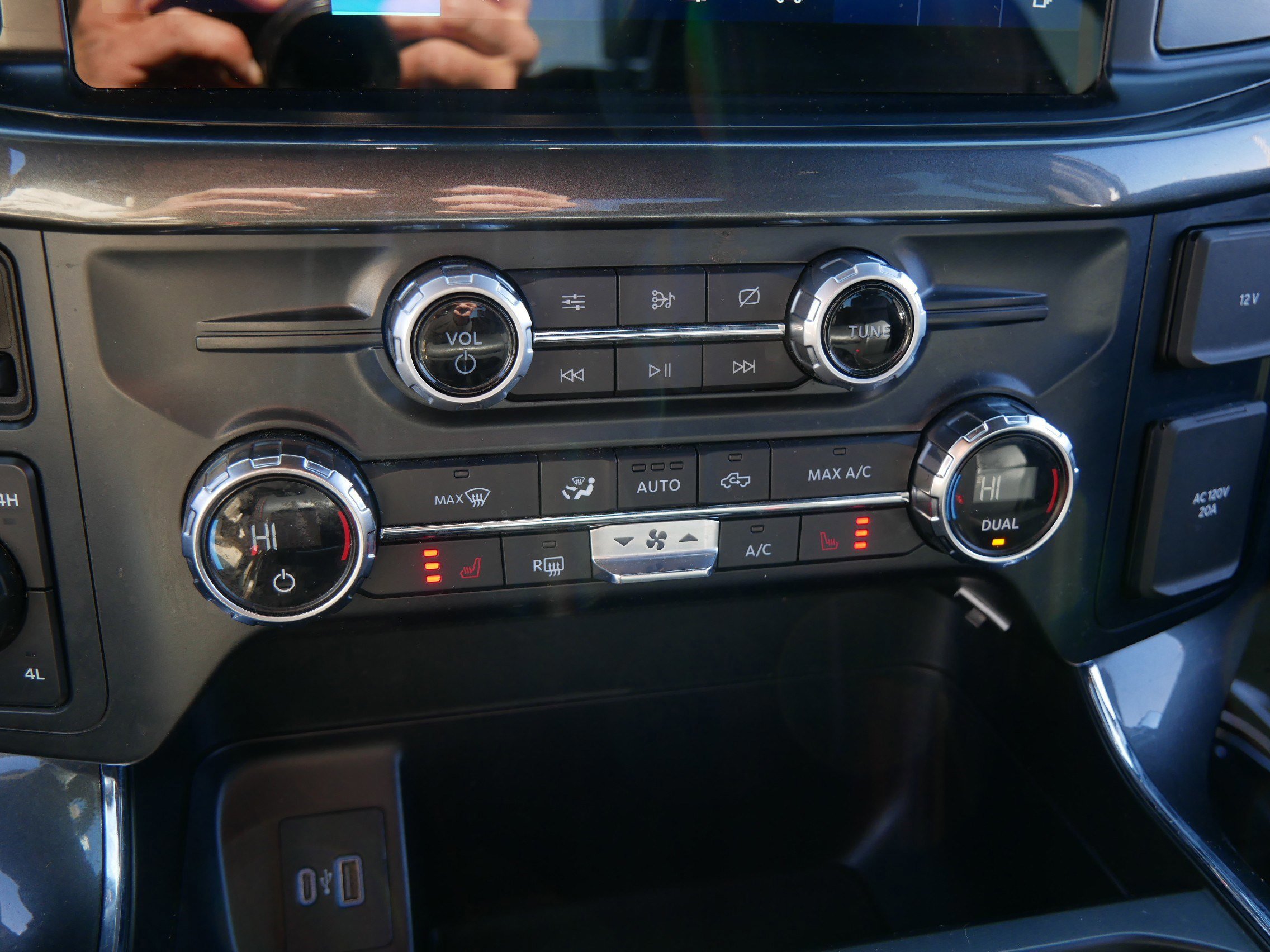 Certified 2021 Ford F150 XLT w/ Equipment Group 302A High image 23