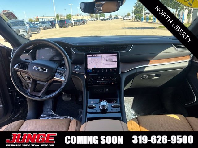 Used 2024 Jeep Grand Cherokee Summit AWD/4WD image 28