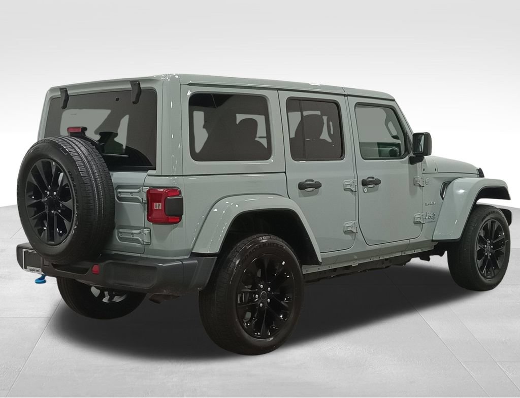 Used 2024 Jeep Wrangler Unlimited Sahara AWD/4WD image 3