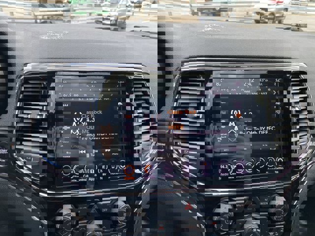 Used 2020 Jeep Grand Cherokee Limited image 15