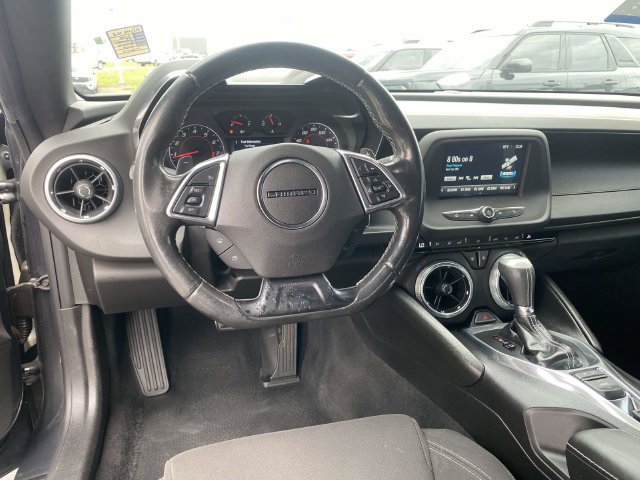 Used 2018 Chevrolet Camaro LT RWD image 12